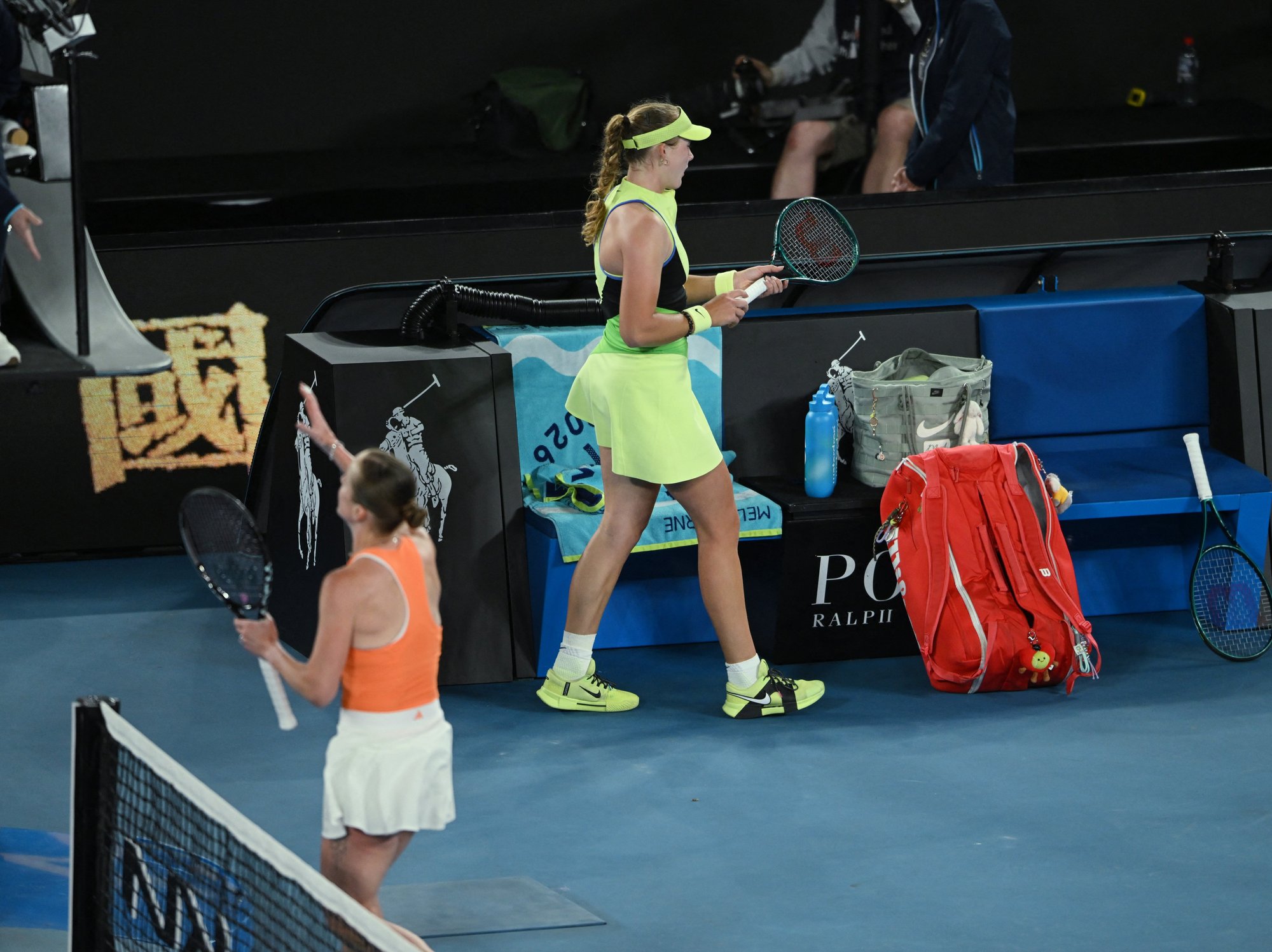 Australian Open crowd boo as Russian and Ukrainian players refuse to shake hands