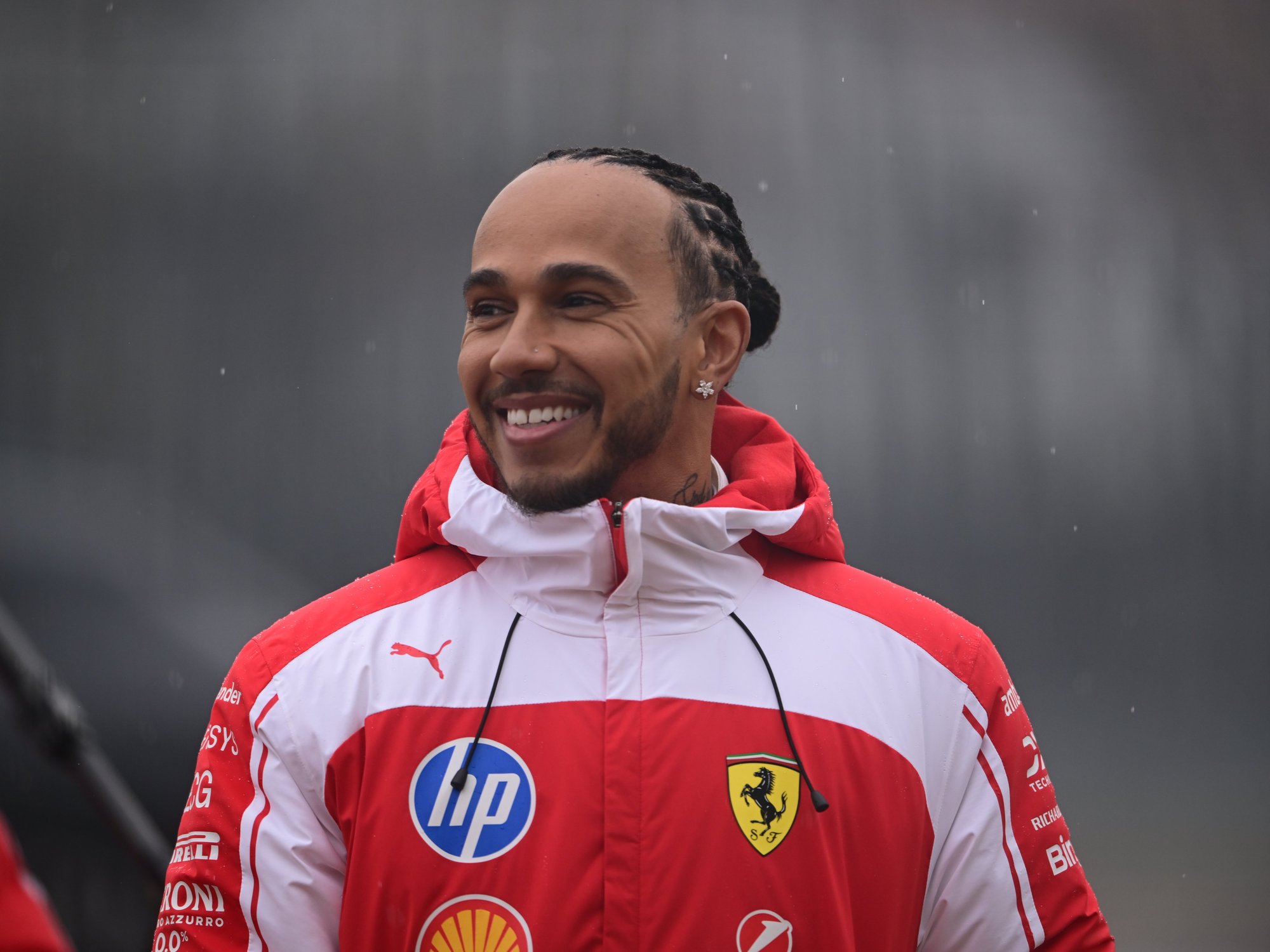 Former F1 star raises Lewis Hamilton 'alarm bells' as start of 2026 season creeps closer