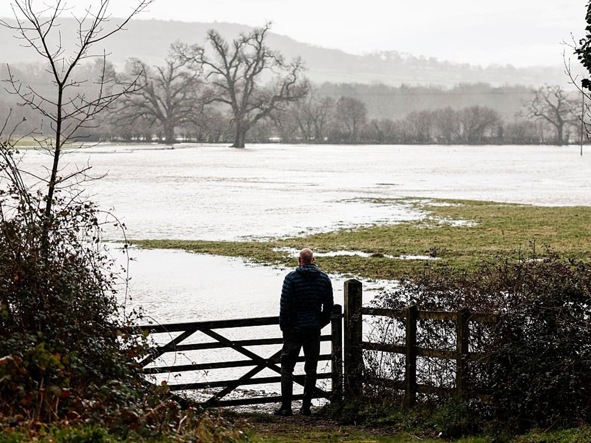 UK weather: Jet stream billowing out America’s big freeze threatens flooding as bitter winds turn...