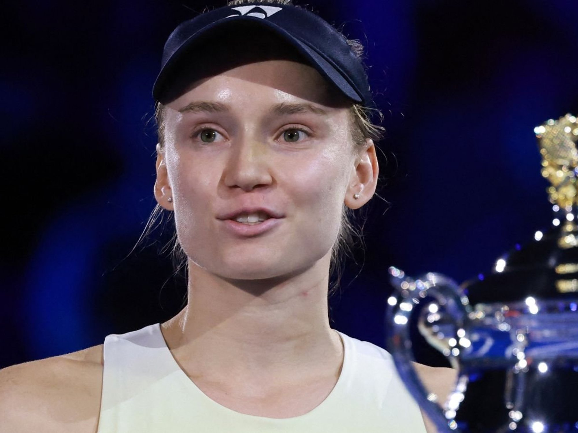 Elena Rybakina gives classy speech after beating Aryna Sabalenka to win Australian Open title