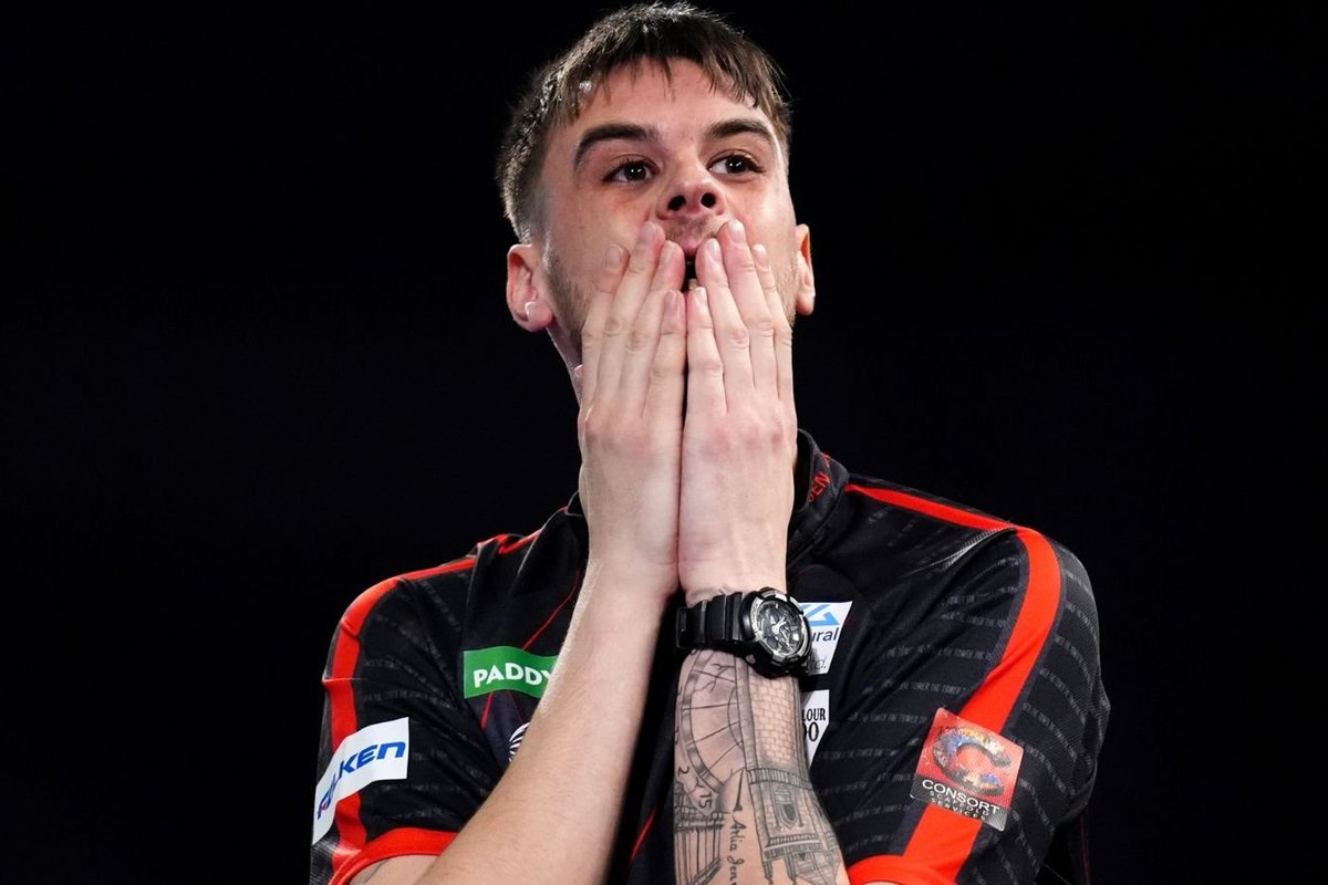 Darts star warned he's in danger of 'immediate lifetime ban' as chief speaks out