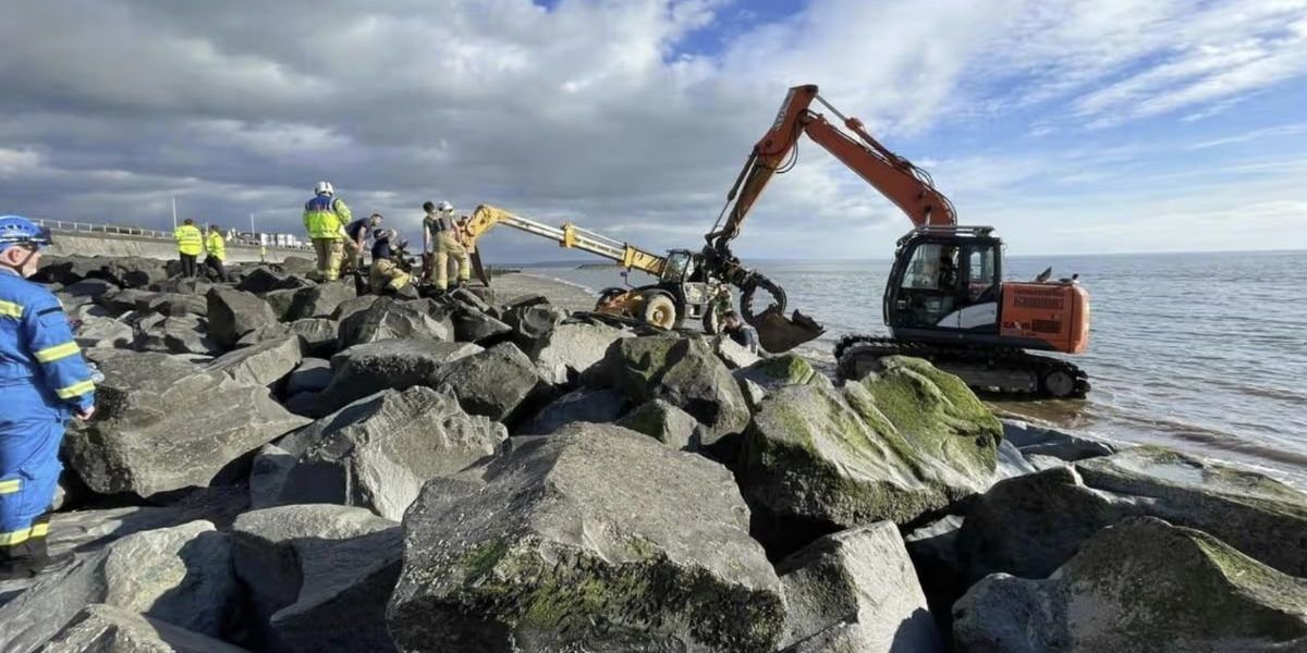 Barmouth divided as council flood defence plan compared to ‘maximum security prison’ Barmouth divided as council flood defence plan compared to ‘maximum security prison’