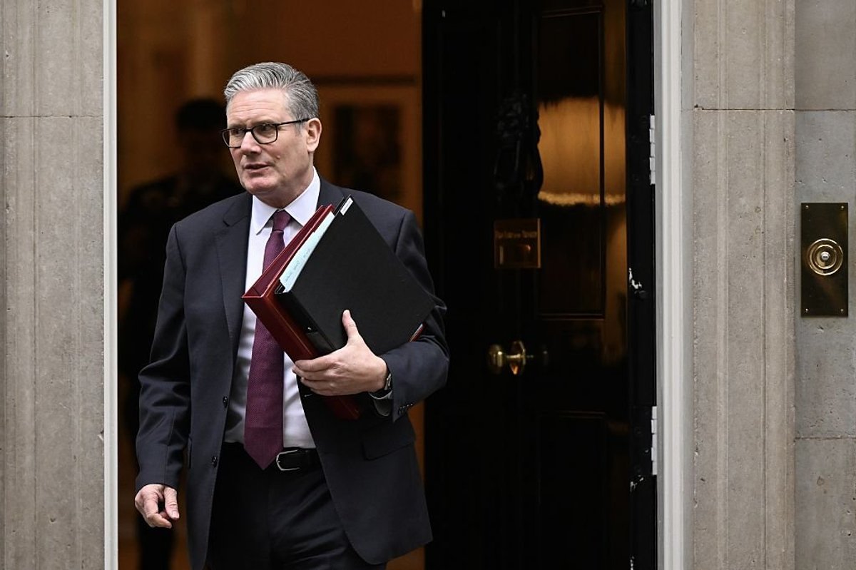 Keir Starmer on brink of Labour revolt over claim of plan to put asylum seekers in new council houses