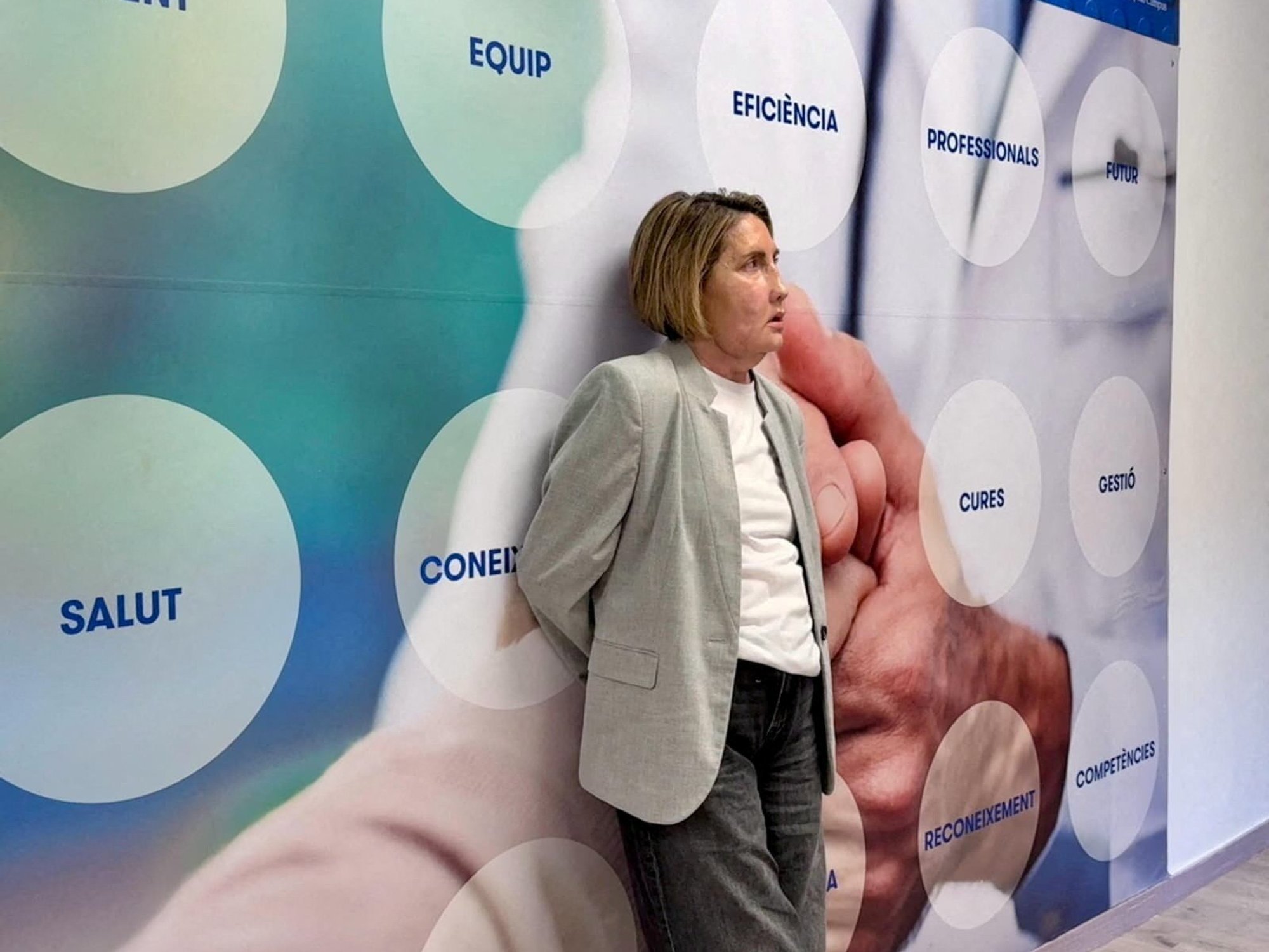 Woman receives first ever face transplant from woman who chose to end her own life