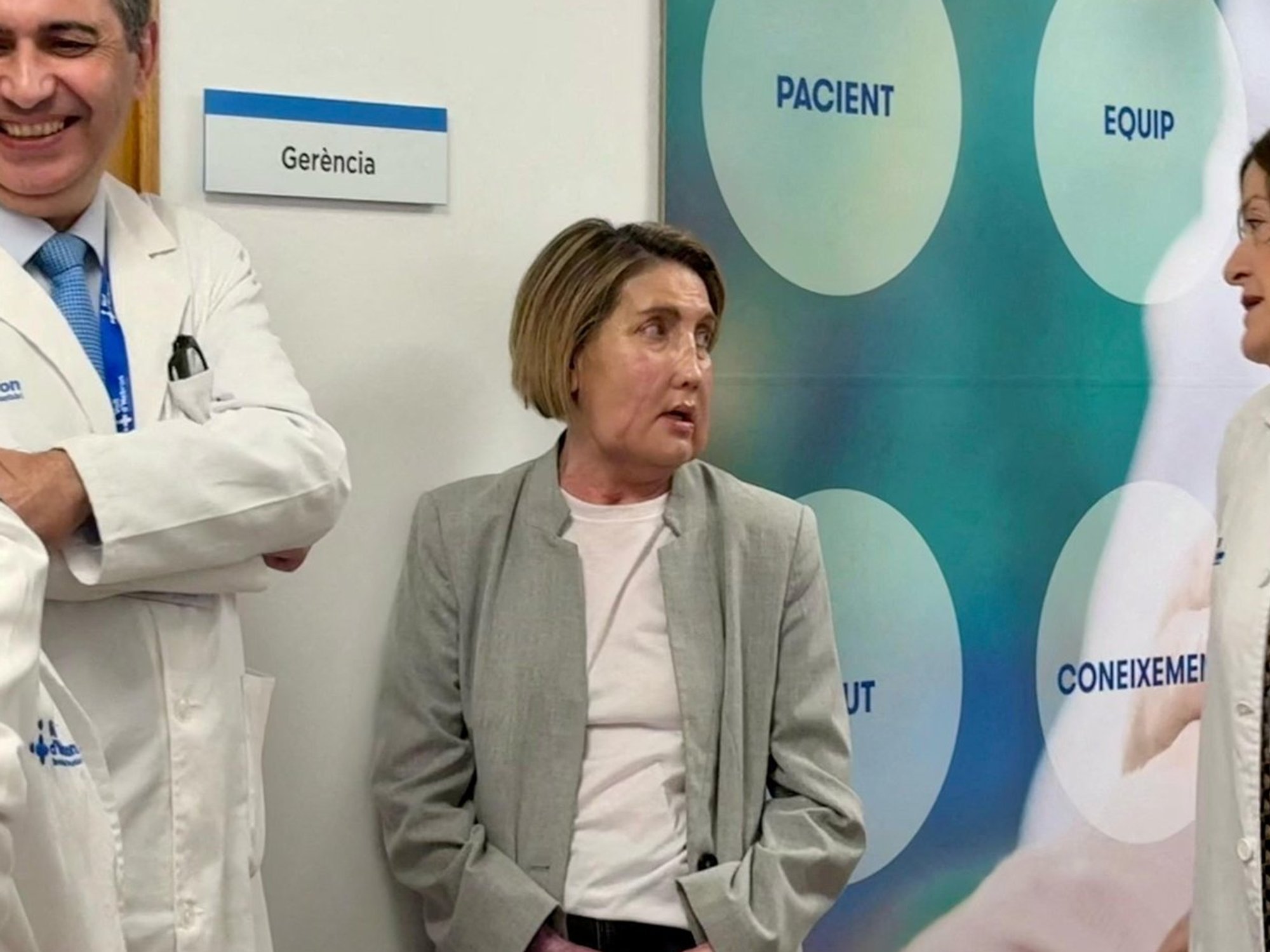 Woman receives first ever face transplant from woman who chose to end her own life