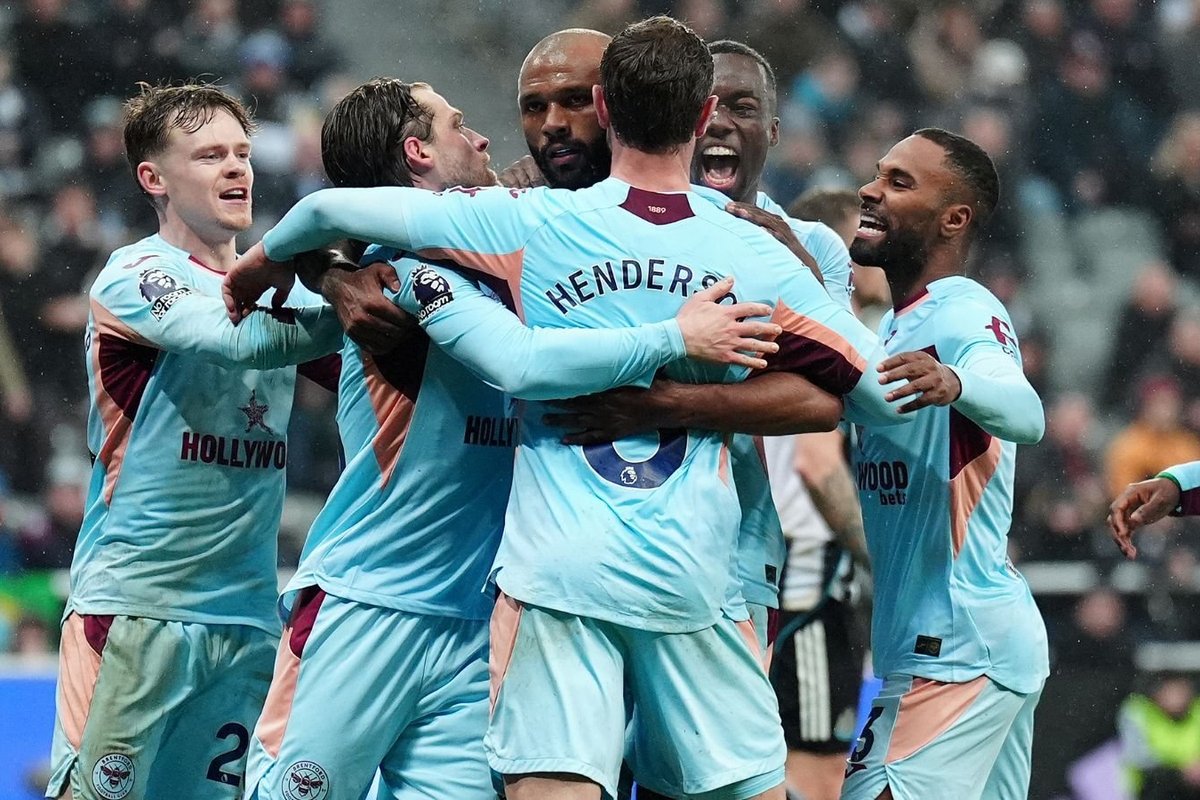 Eddie Howe fighting for his job as Brentford beat Newcastle to pile on sack pressure