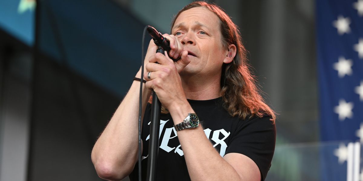 3 Doors Down lead vocalist dies aged 47 as band issues heartbreaking statement 3 Doors Down lead vocalist dies aged 47 as band issues heartbreaking statement