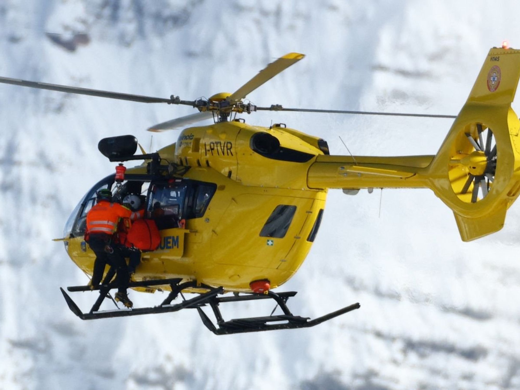 IOC chief sets record straight on Lindsey Vonn following injured star's terrifying crash at Winte...