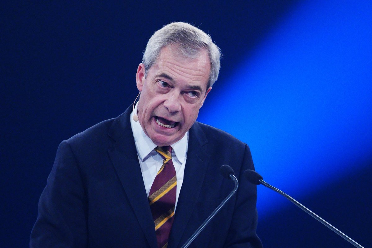 Nigel Farage puts Reform on ‘general election war footing’ as Keir Starmer’s premiership on the brink