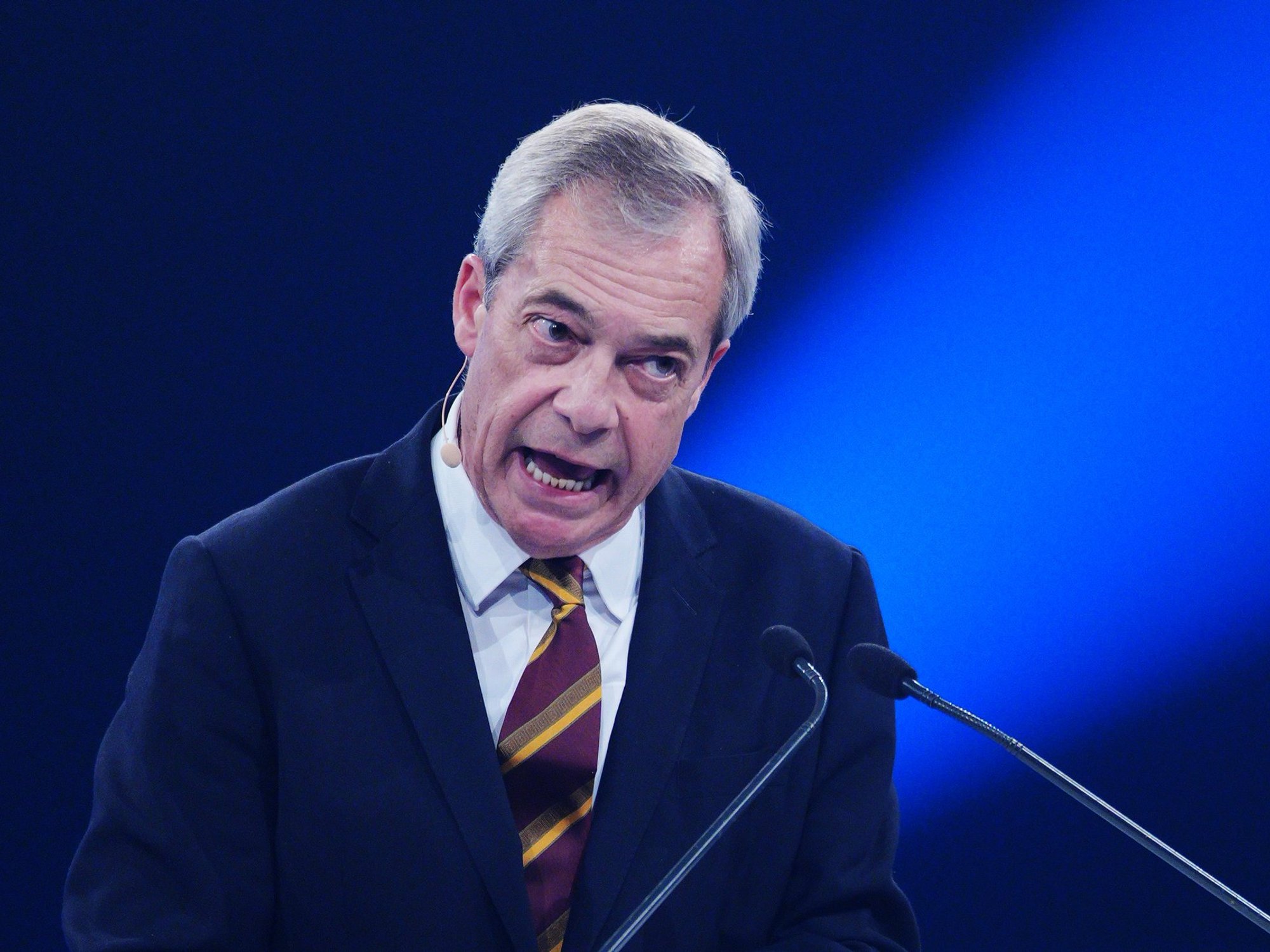 Nigel Farage puts Reform on ‘general election war footing’ as Keir Starmer’s premiership on the brink