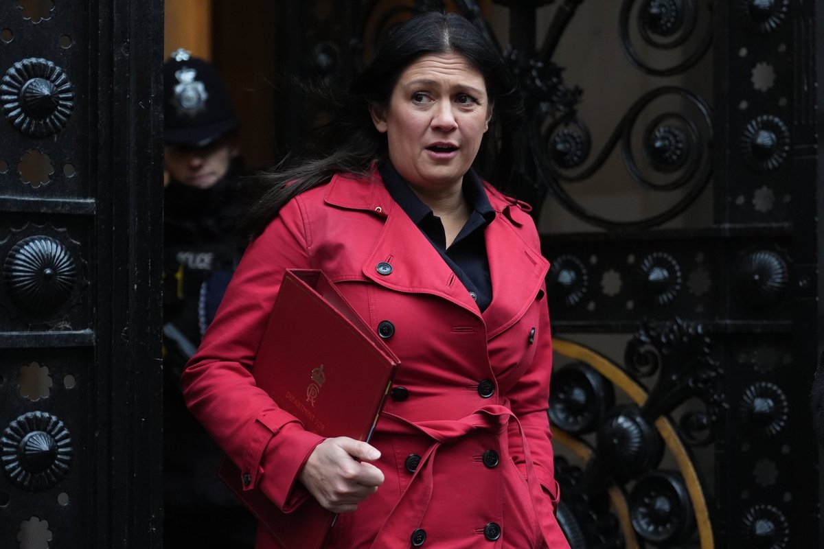 Politics LIVE: Keir Starmer 'committing unforgivable mistakes' as Lisa Nandy slams 'chaos' engulfing Labour