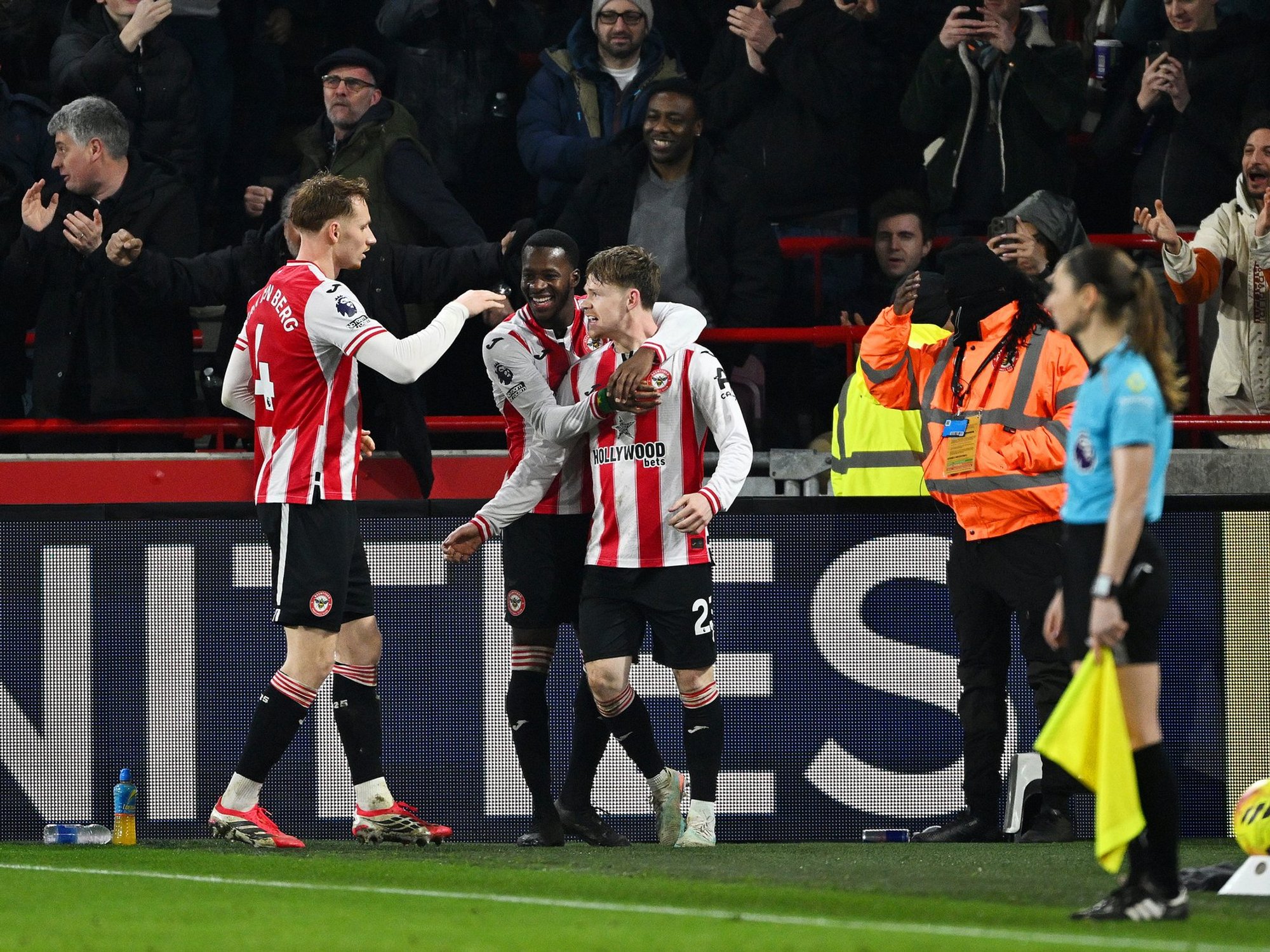 Arsenal stumble against Brentford to open up title race after Keane Lewis-Potter equaliser