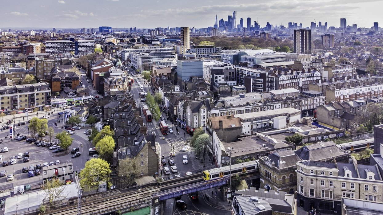 'Disaster waiting to happen!' Children urged to bring weapons for four-month 'war' on streets of London