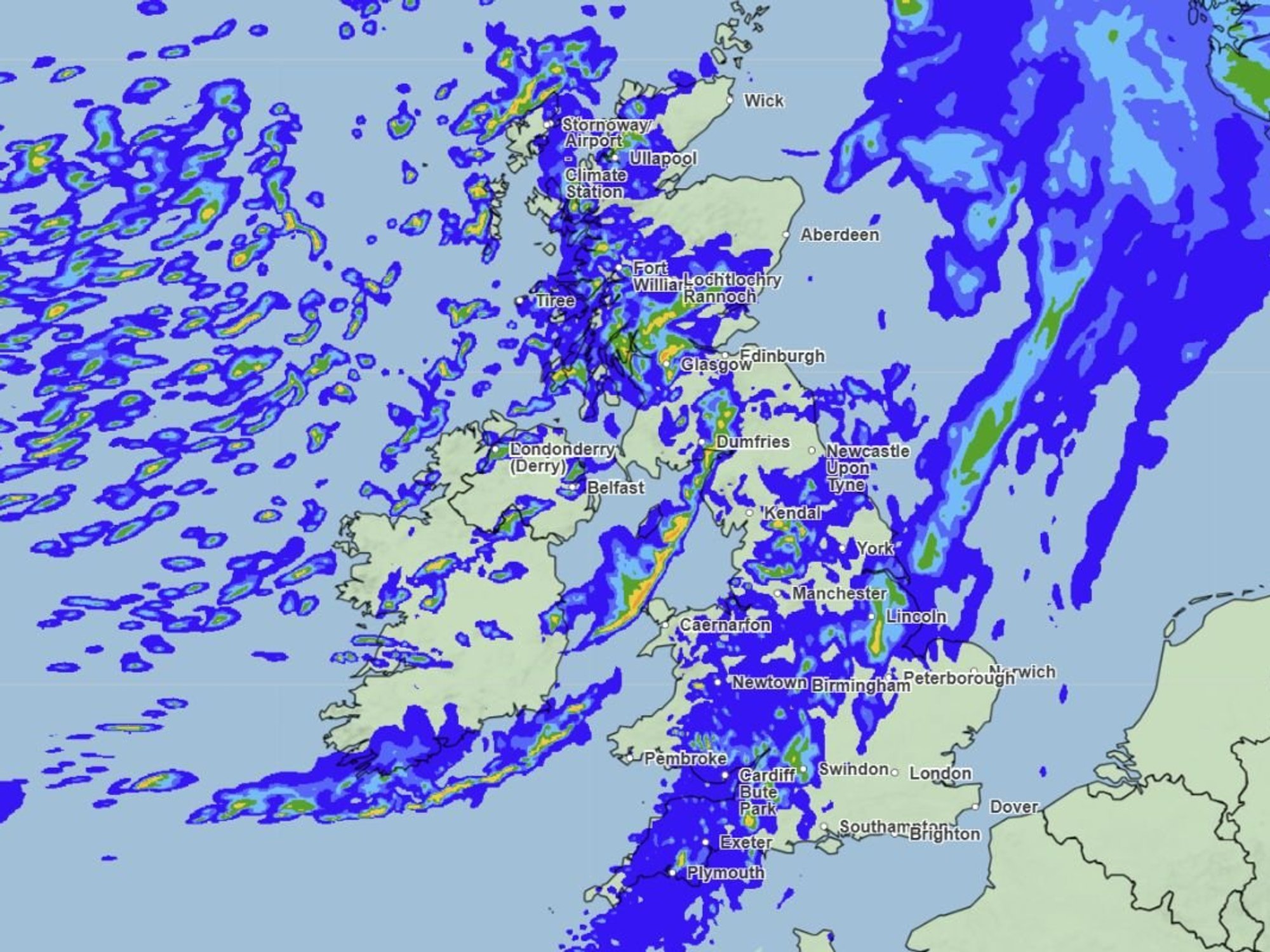 UK weather: Scandinavian deep storm threatens torrential rain as deluge fears spark 200 flood warnings