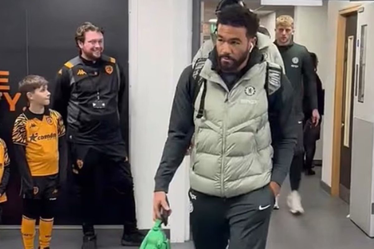 Michelle Dewberry and Bev Turner blast Chelsea players after they snubbed young mascots before Hull win