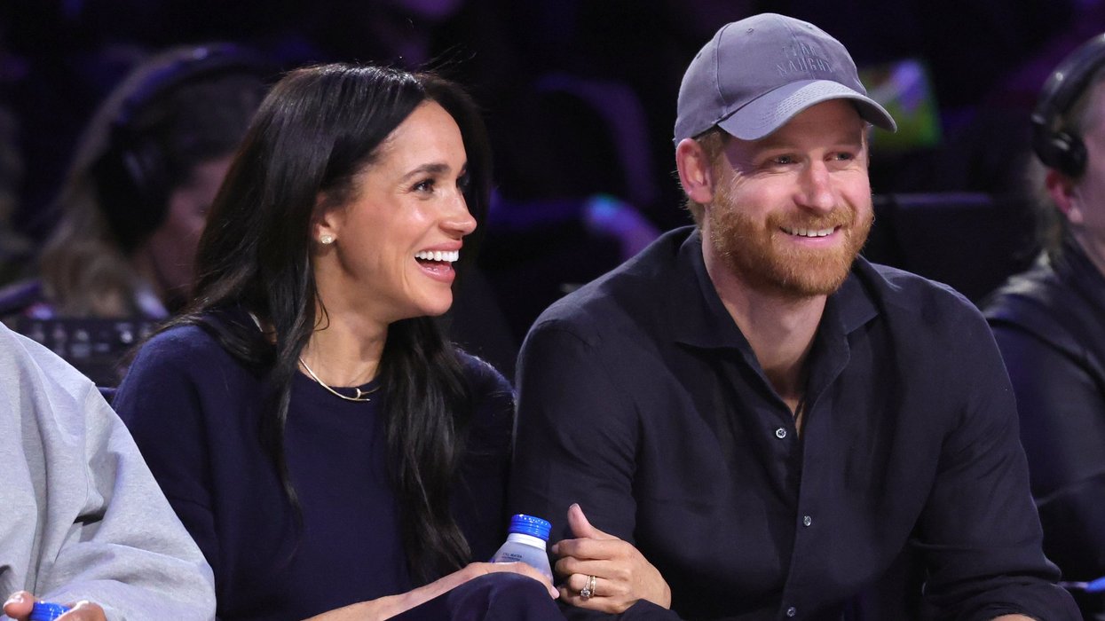 Prince Harry makes gesture to UK during new public appearance alongside Meghan Markle