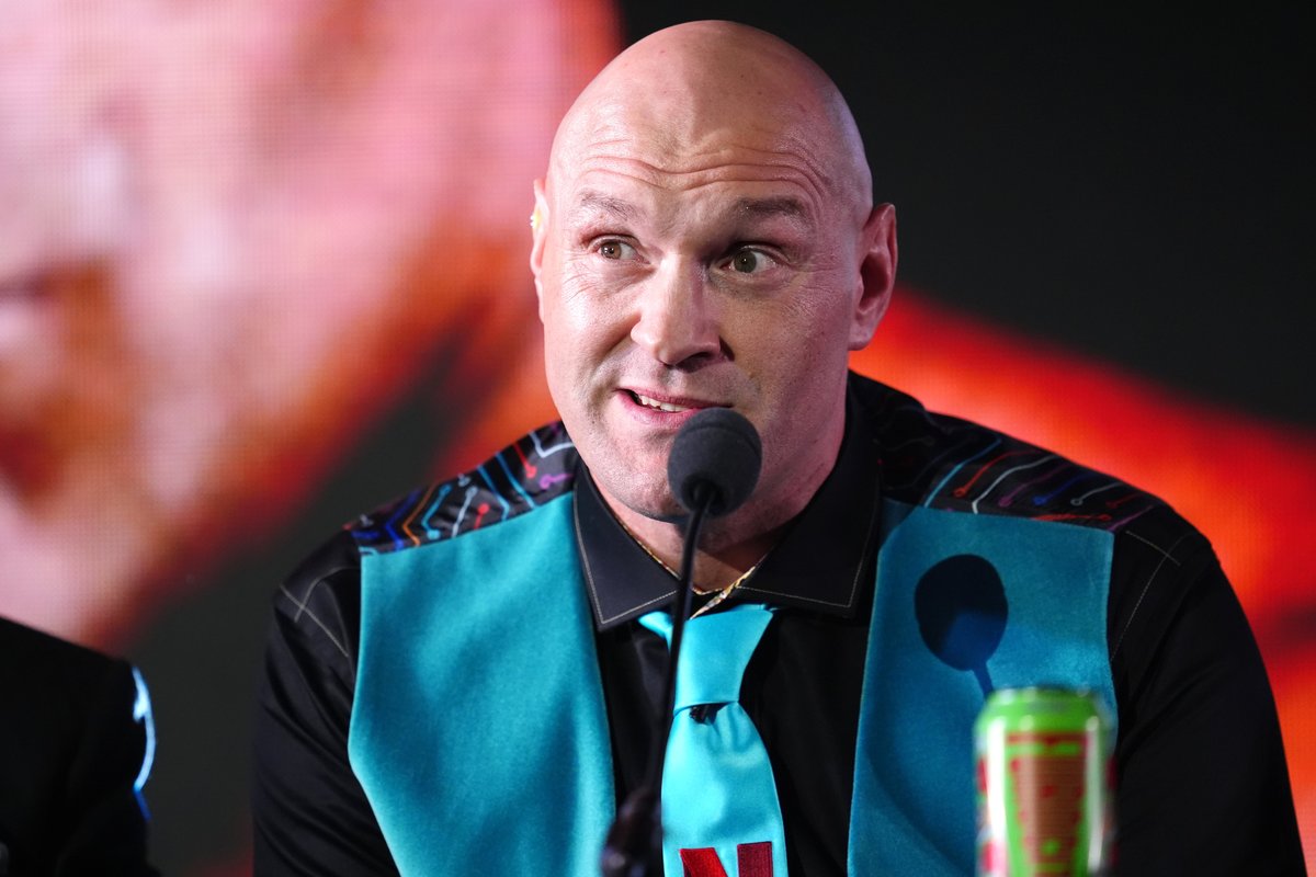 Tyson Fury announces risky decision as British boxing icon prepares for first fight in 17 months