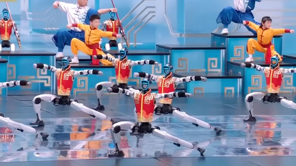 WATCH: China shows off kung fu robots at New Ye...