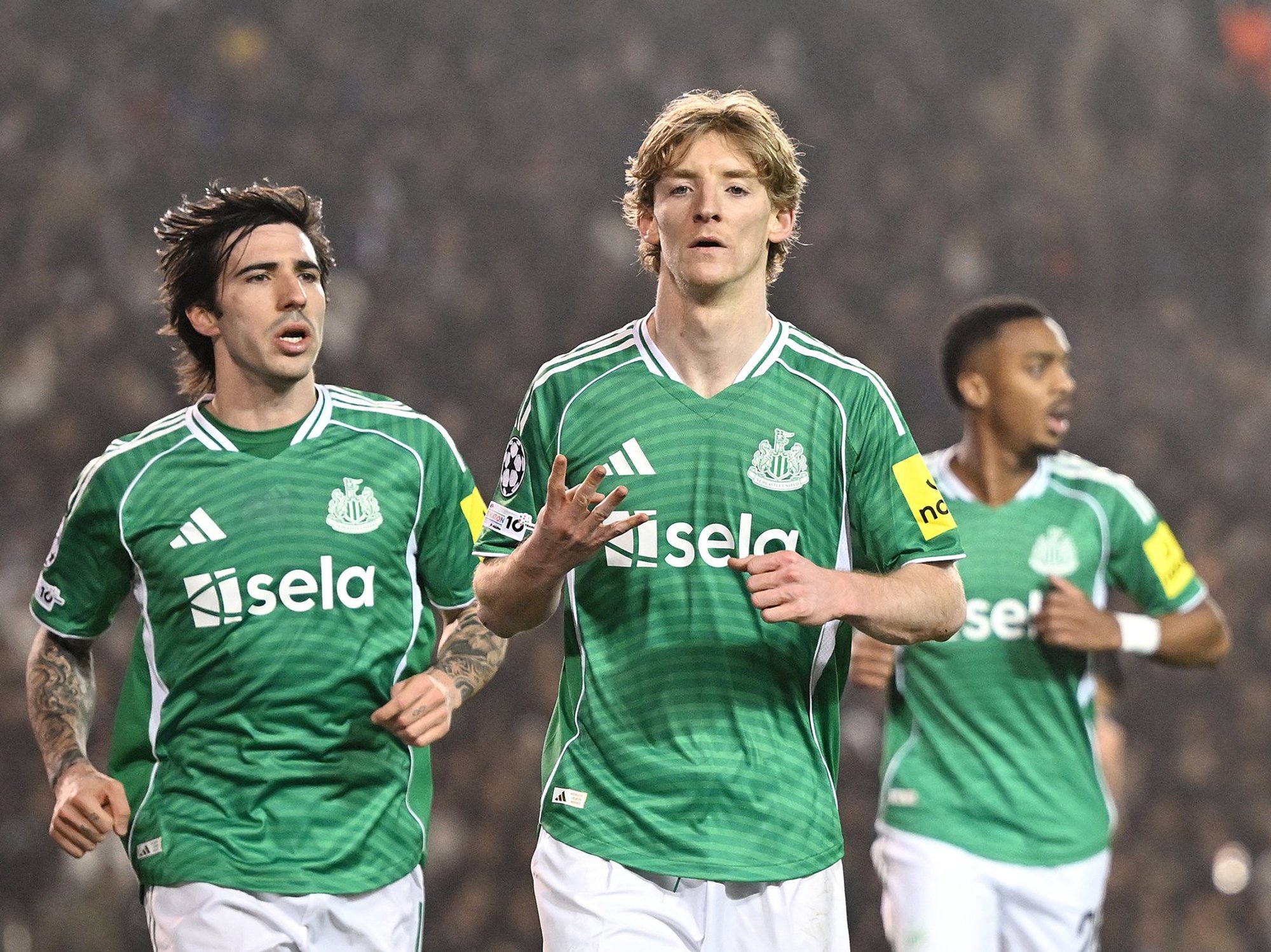 Anthony Gordon breaks Alan Shearer record as Newcastle put Qarabag to the sword