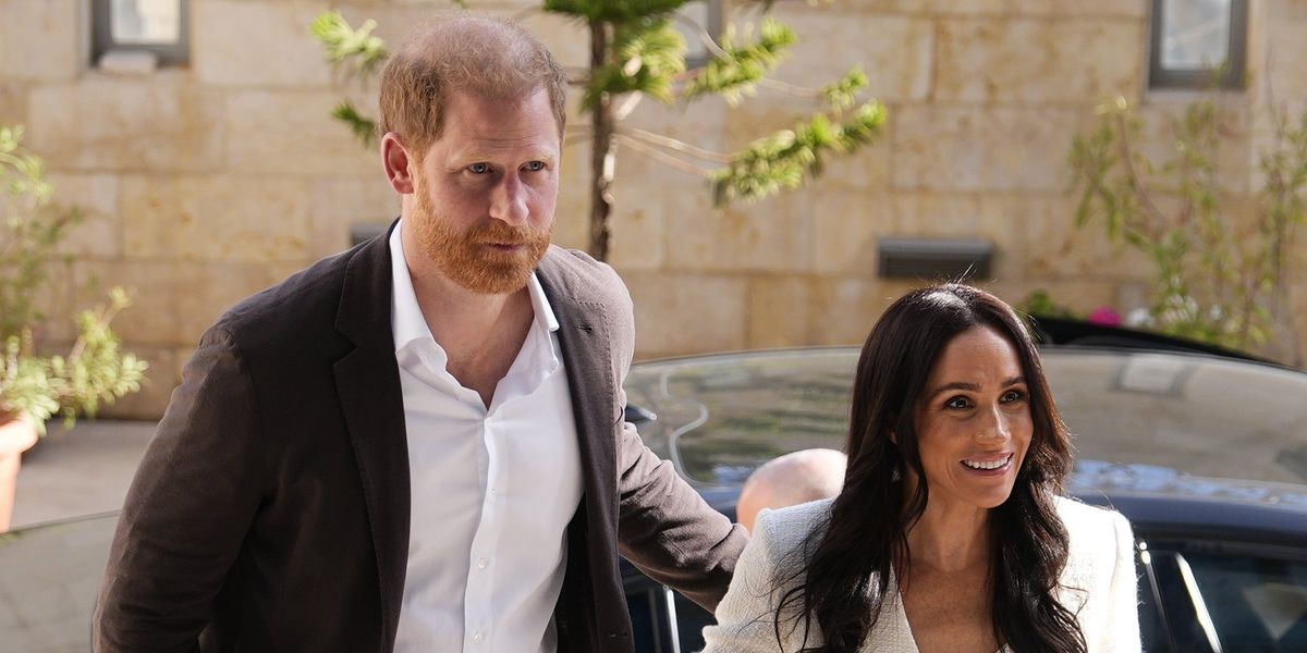 Meghan Markle and Prince Harry will not meet with royals during trip overseas Meghan Markle and Prince Harry will not meet with royals during trip overseas