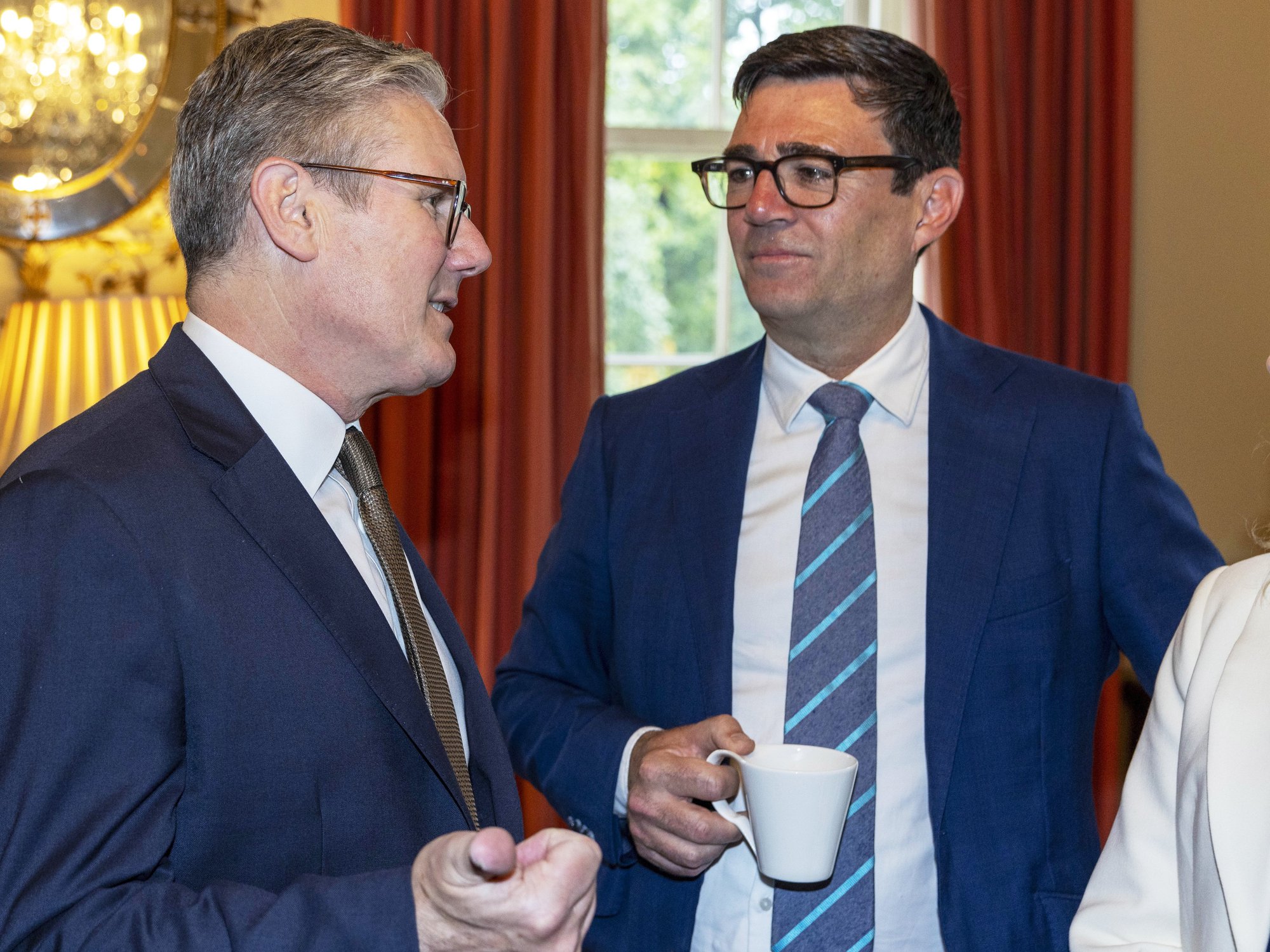 Keir Starmer secretly meets Andy Burnham behind closed doors to bury the hatchet with leadership rival