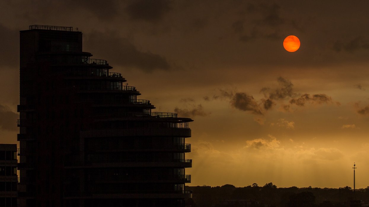 Sahara dust to sweep across UK as incredible sunsets and freak 'blood rain' weather phenomenon anticipated