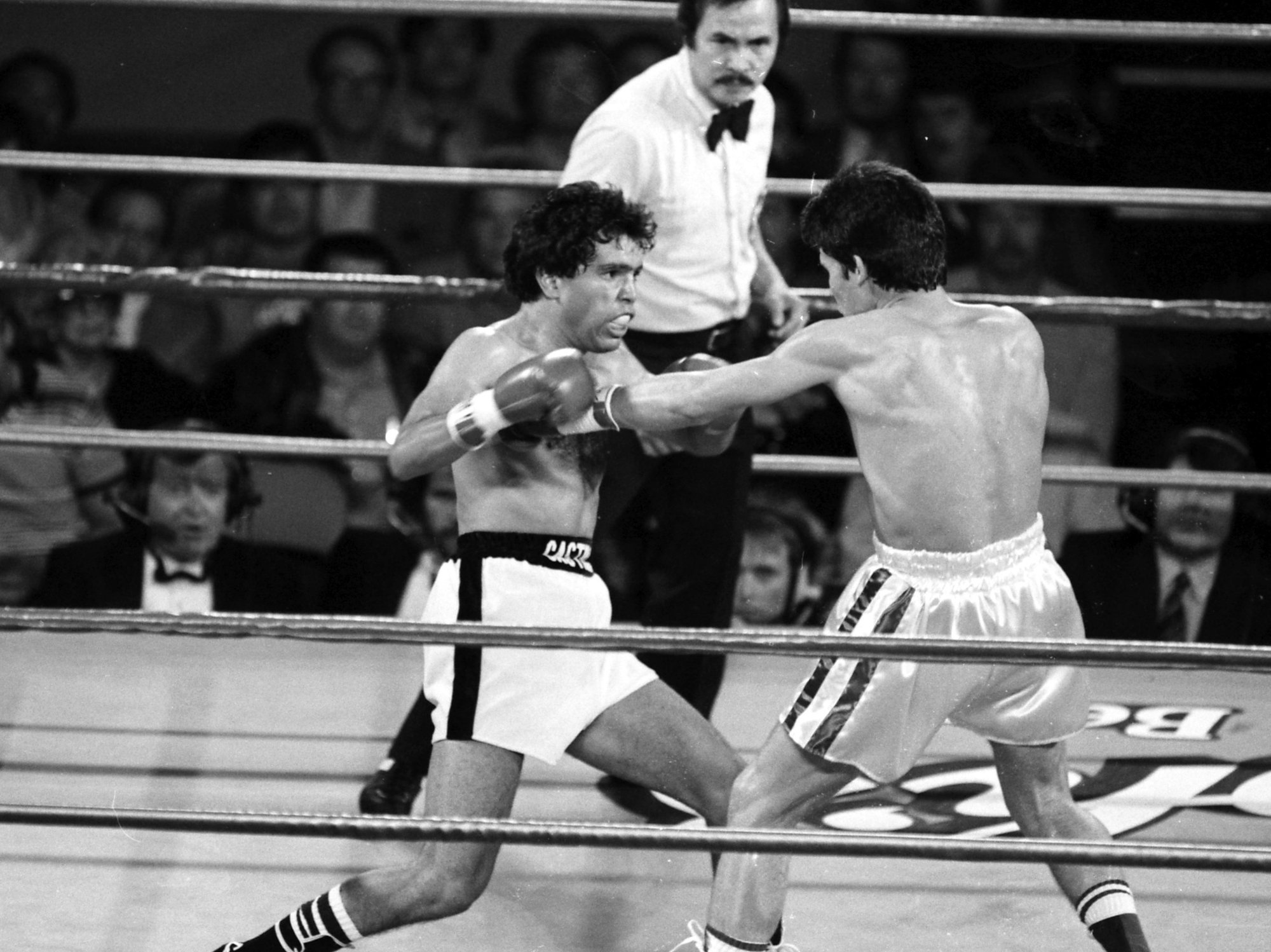 Ruben Castillo dies aged 68 as tributes pour in for boxing legend