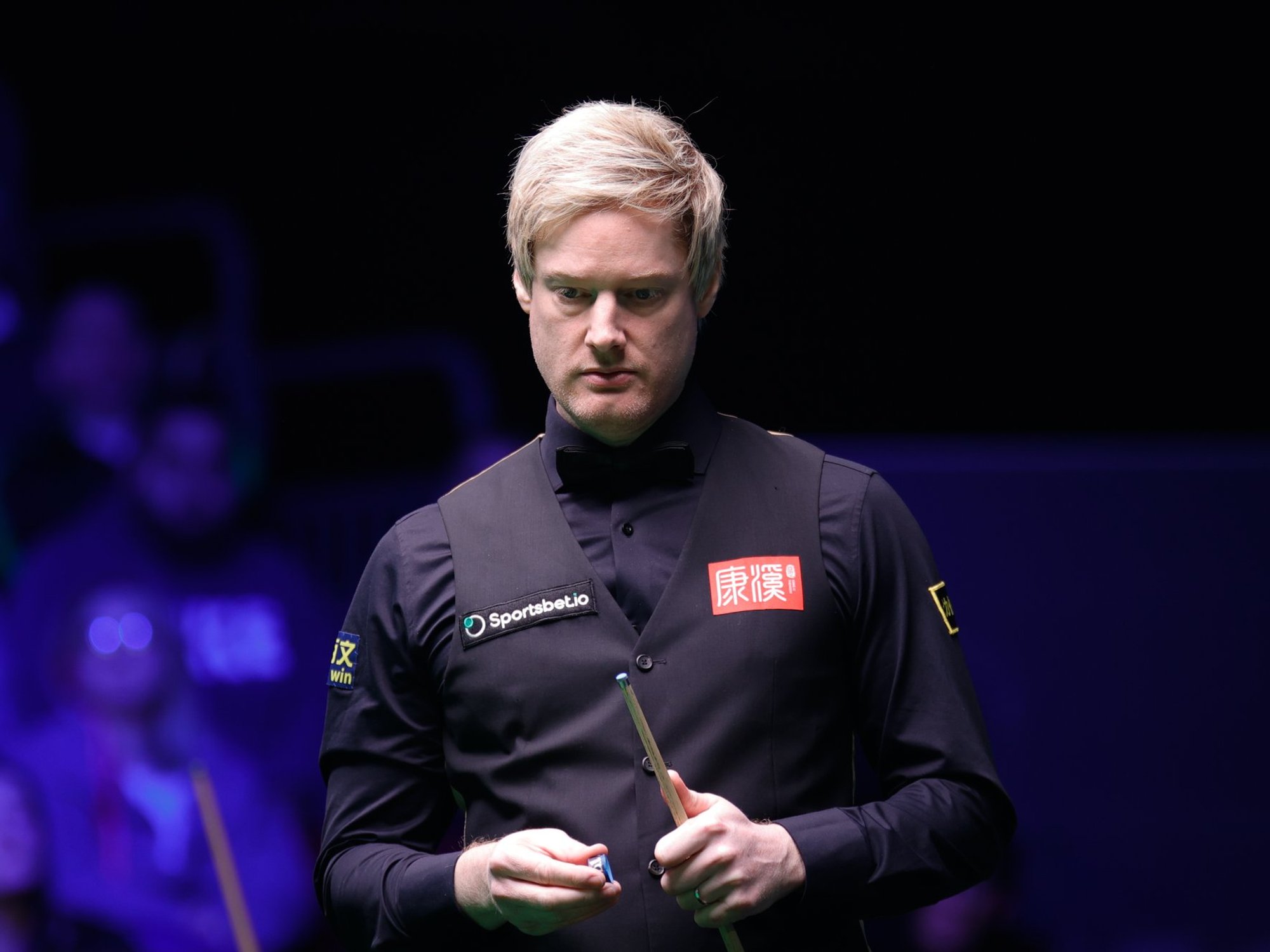 Snooker referee berates supporter after mobile phone incident during Neil Robertson match