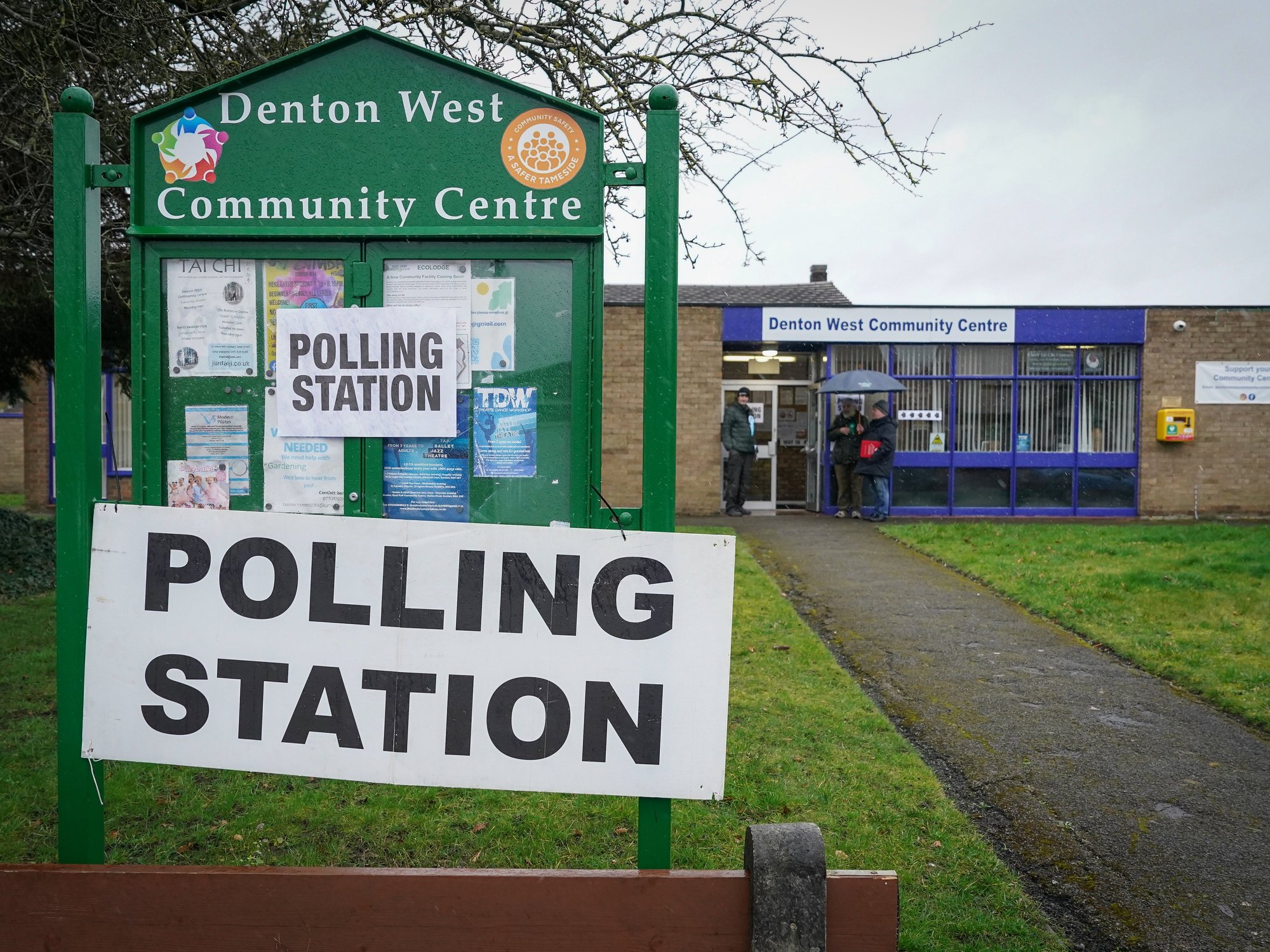 Gorton and Denton by-election results: Keir Starmer's future hangs in balance as polls close in c...