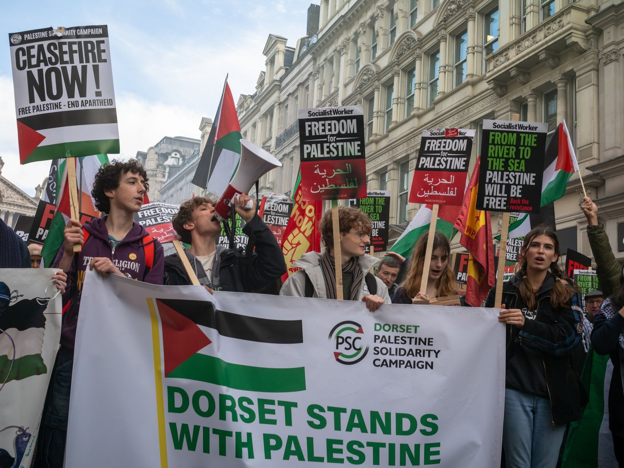 Pro-Palestine demonstrators receive major boost with £3million war chest funded by selling flags ...