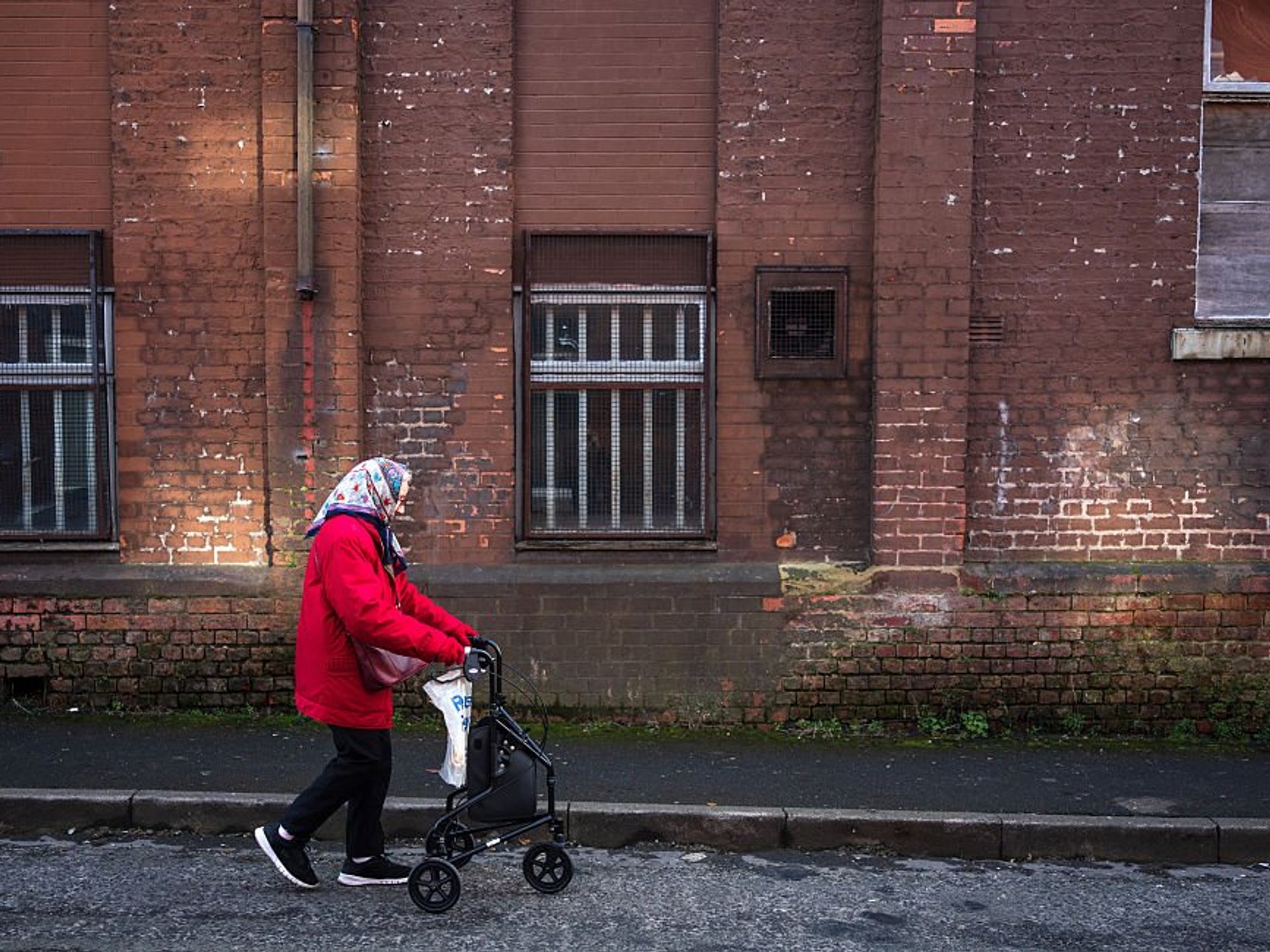 Healthy life expectancy across Britain plunges to lowest level on record in 'worrying trend'