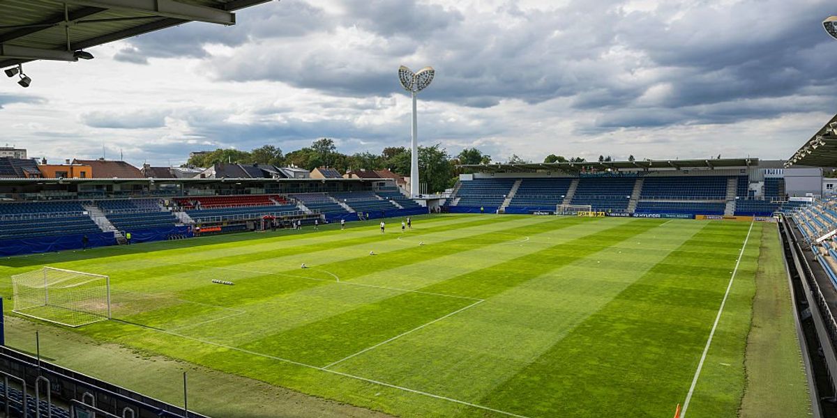 Czech football coach receives suspended sentence after ‘filming women’s changing room’ Czech football coach receives suspended sentence after ‘filming women’s changing room’