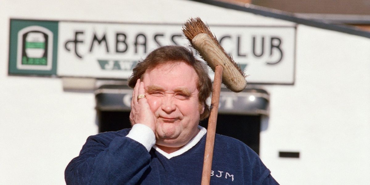 Bernard Manning’s iconic club set to close in just weeks ahead of demolition Bernard Manning’s iconic club set to close in just weeks ahead of demolition