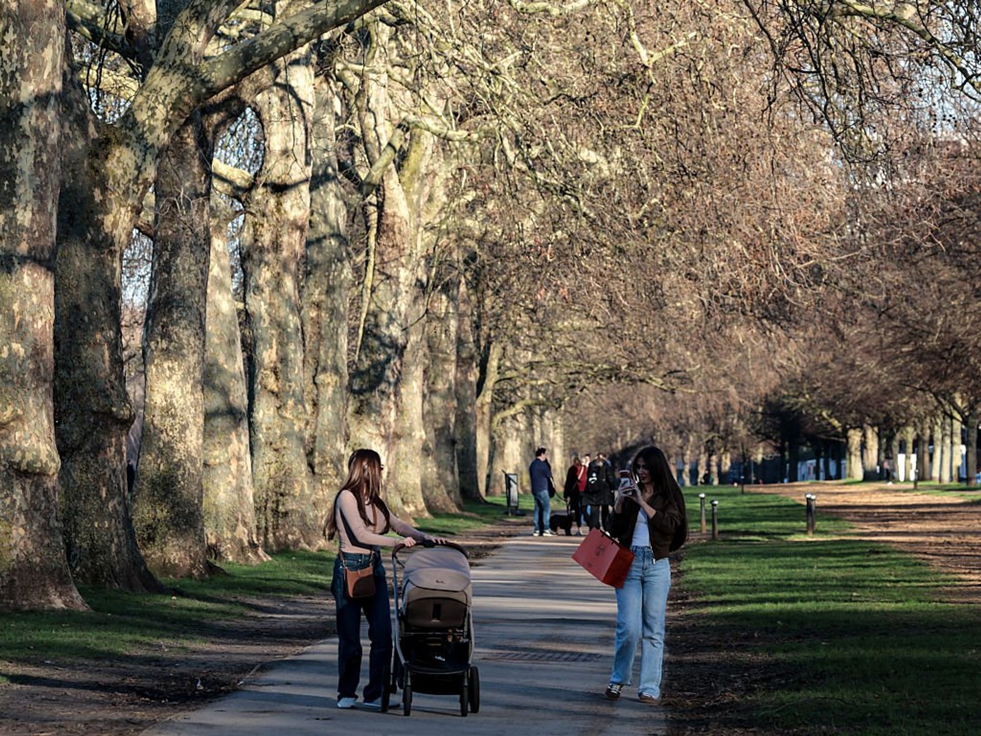 UK weather: Sun-hungry Britons set for a three-month treat with unusually warm weather forecast into June