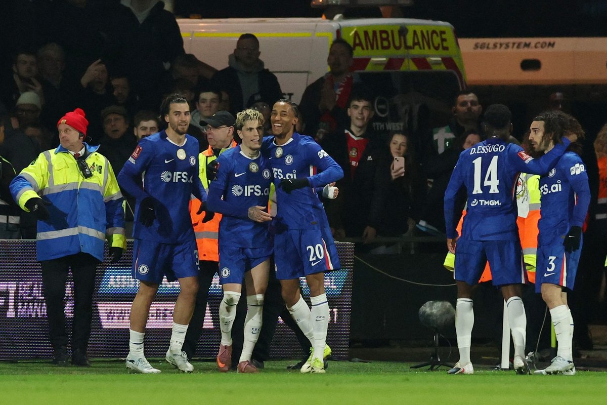 Chelsea edge 10-man Wrexham in six-goal FA Cup thriller to spare Liam Rosenior's blushes