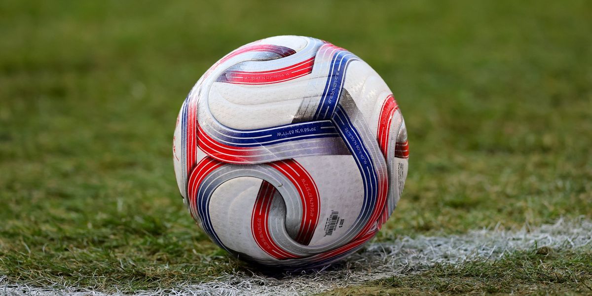 Footballer, 15, dies during Oxford United academy match as club makes statement on tragic incident Footballer, 15, dies during Oxford United academy match as club makes statement on tragic incident