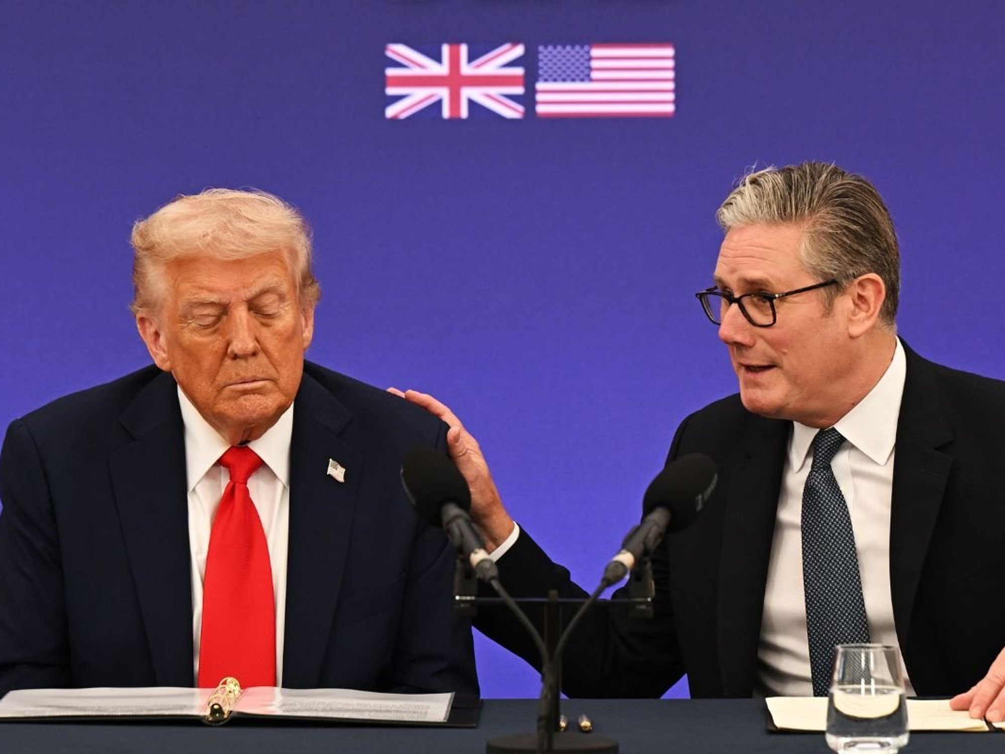 Politics LIVE: Nigel Farage warns Keir Starmer his relationship with Donald Trump 'is over' after...