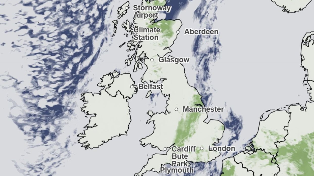 UK weather: Anticyclonic gloom to smother Britain in swirling dome of fog before 17C 'Saharan dust'