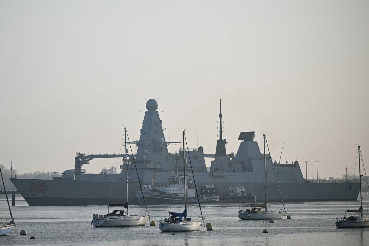 British aircraft carrier may need French escort if deployed to Middle East