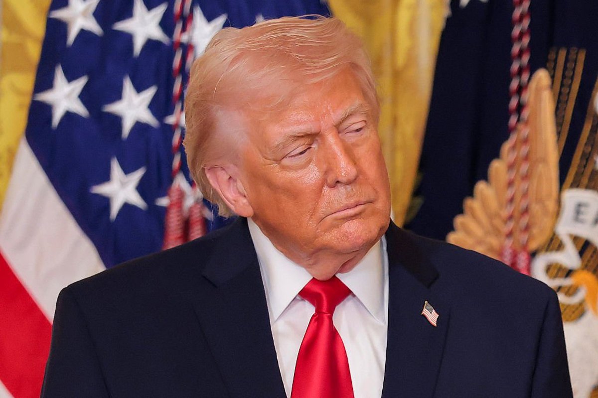 Donald Trump deports hundreds of convicted criminals to Britain amid Ice crackdown