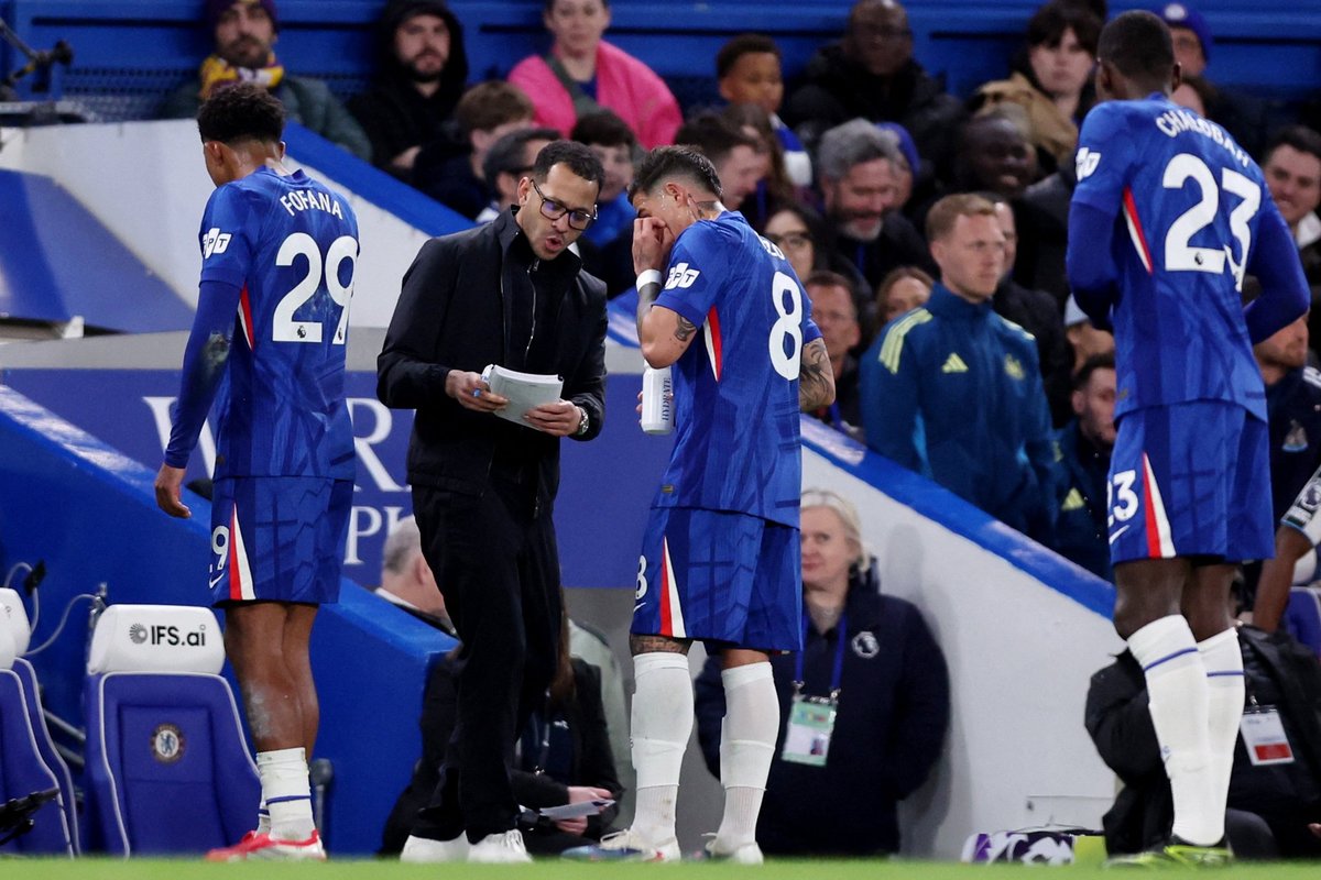 Chelsea players and Liam Rosenior booed off after home defeat to Newcastle in horror week for Blues