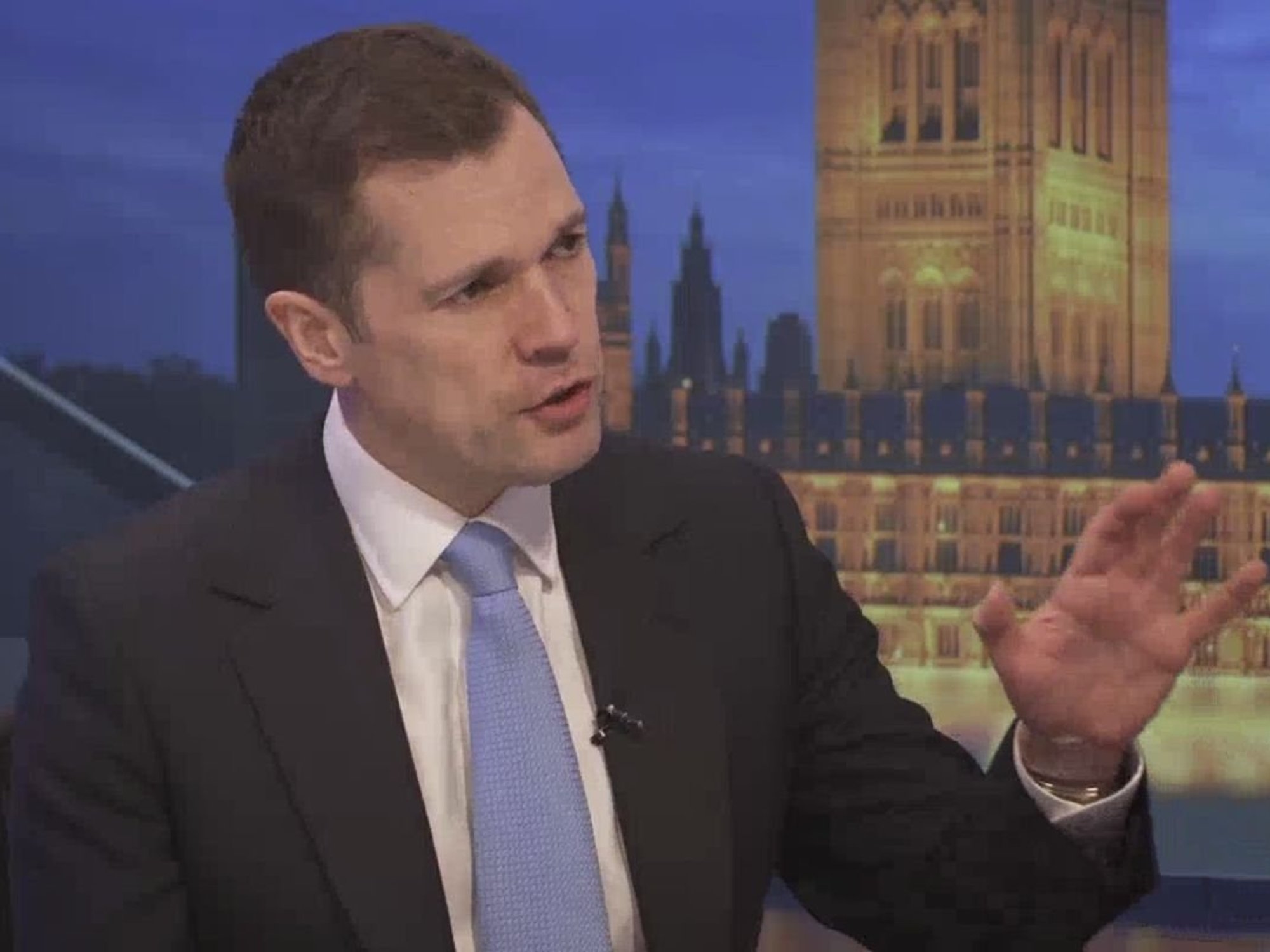 Robert Jenrick makes special plea to GB News viewers to win year of free energy bills for whole street