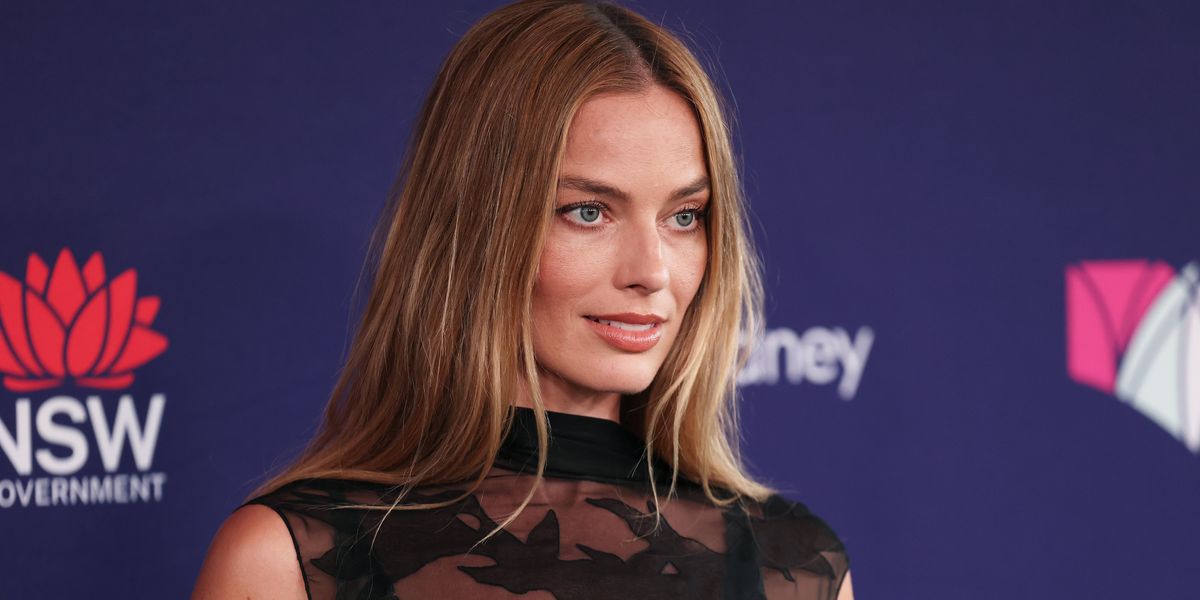 Margot Robbie has gin brand shunned by London bars and restaurants over bizarre molusc allergy warning Margot Robbie has gin brand shunned by London bars and restaurants over bizarre molusc allergy warning