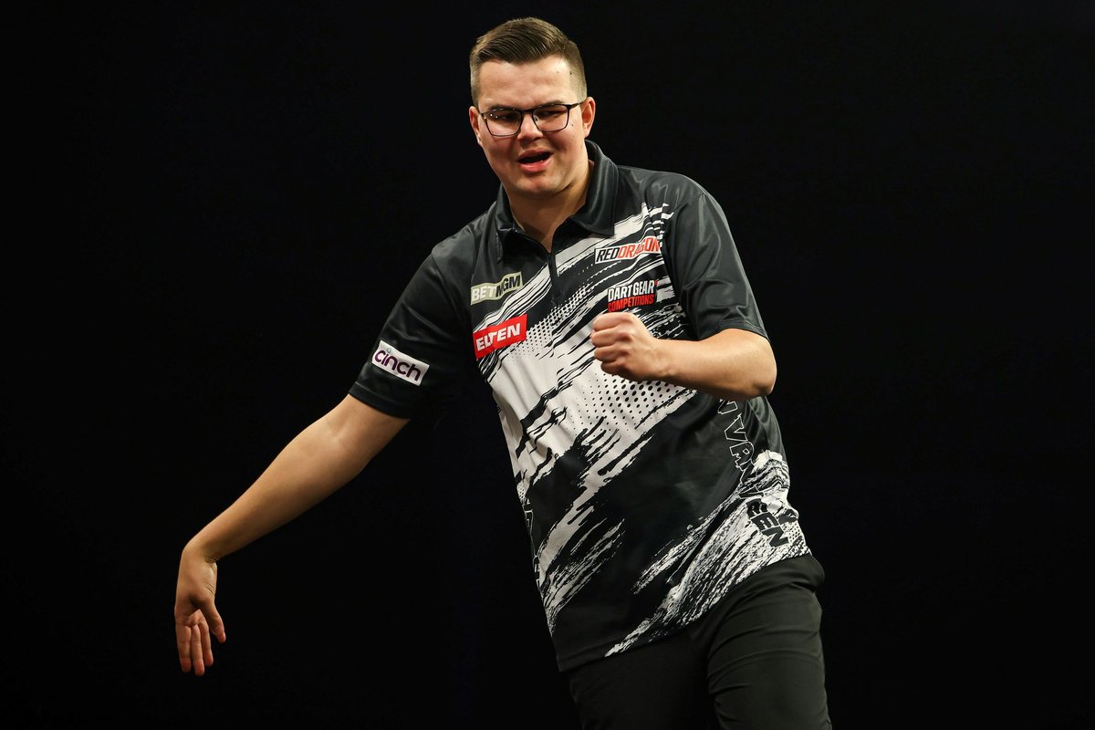 Gian van Veen health update as darts star forced to withdraw from Premier League night seven
