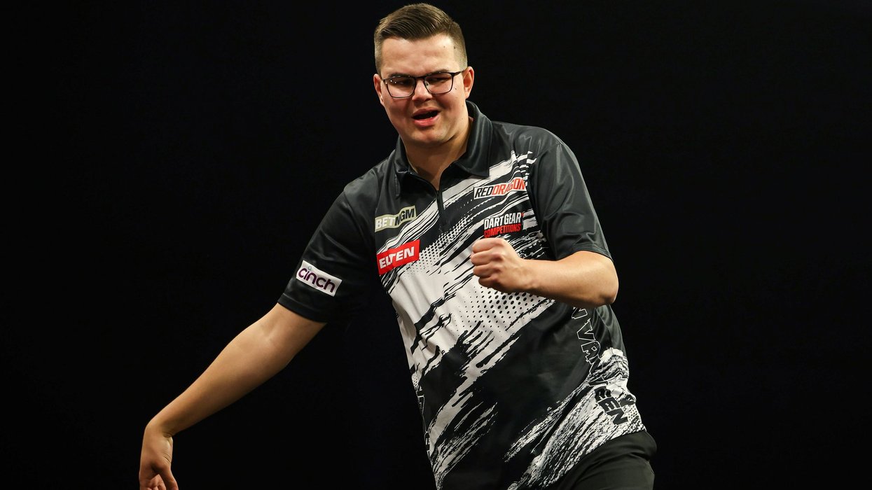 Gian van Veen health update as darts star forced to withdraw from Premier League night seven