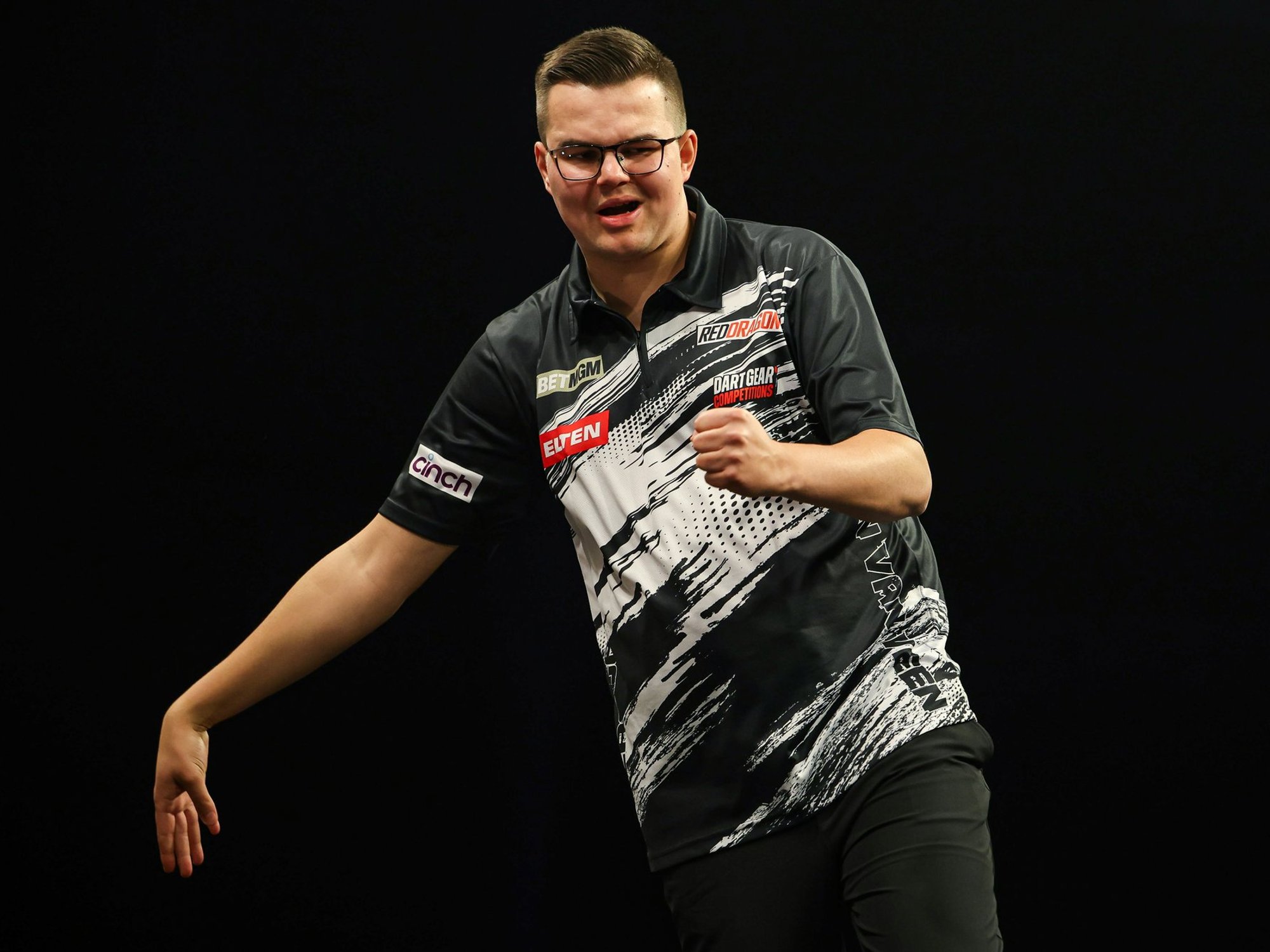 Gian van Veen health update as darts star forced to withdraw from Premier League night seven