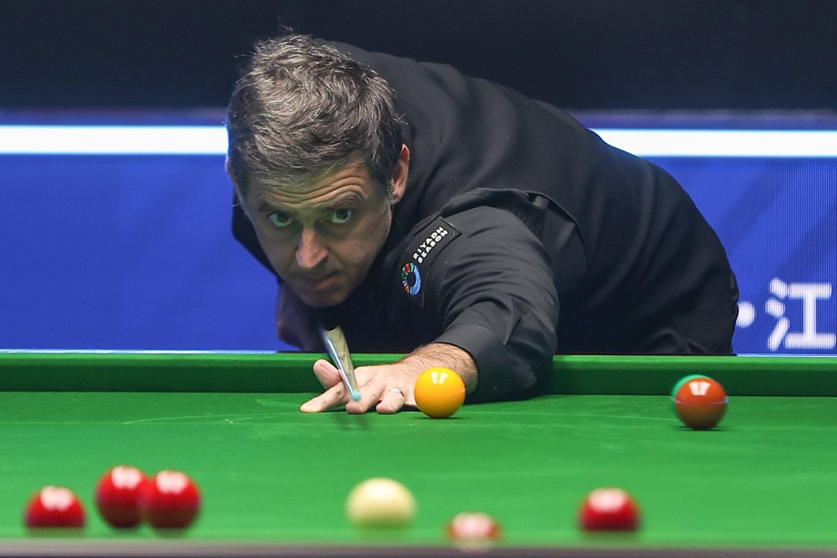 Ronnie O'Sullivan smashes 22-year-old snooker record as opponent and commentator stunned
