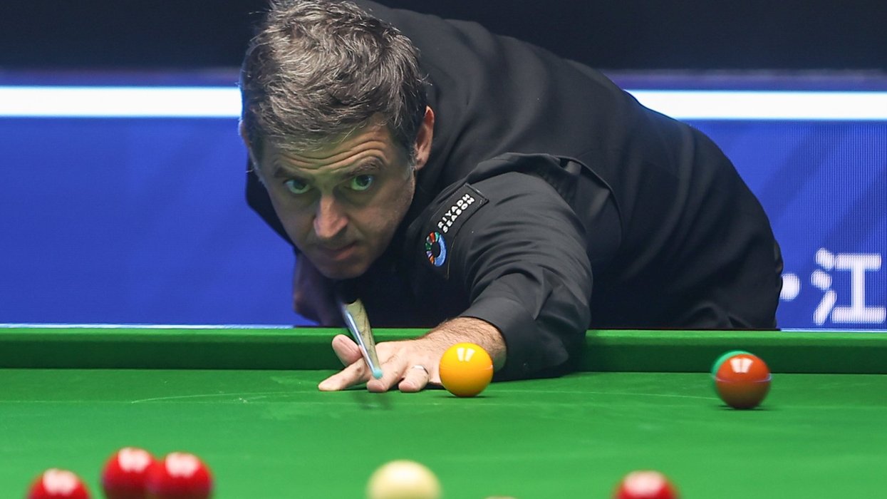 Ronnie O'Sullivan smashes 22-year-old snooker record as opponent and commentator stunned