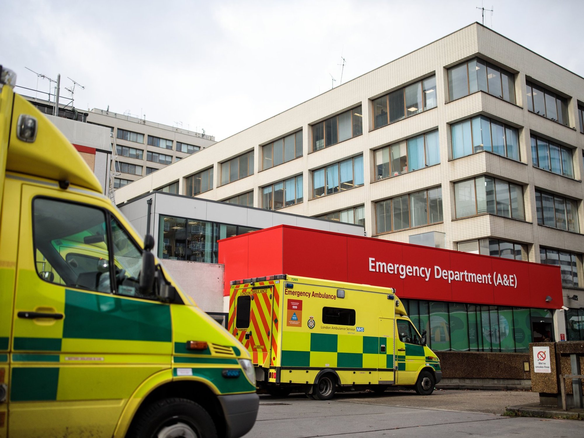 Four-in-10 women with ovarian cancer diagnosed after emergency dash to hospital