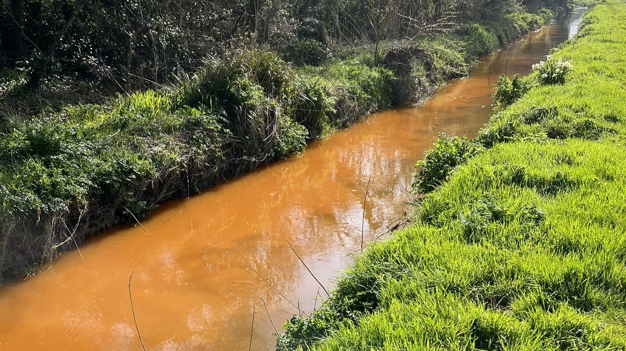 Stream in English tourist hotspot turns ORANGE as public given strict warning amid urgent investigation